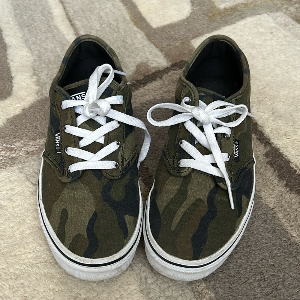 Vans sneakers Camo Youth Size 6